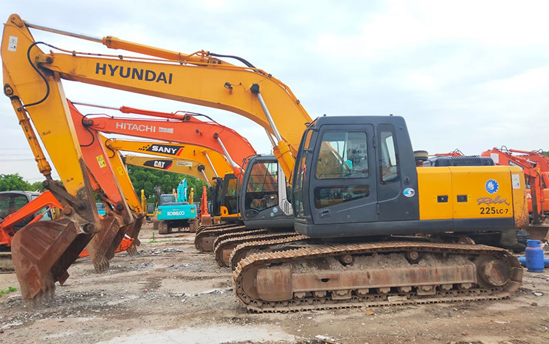 2 Sets of Used Excavator CAT 312D, 1 Set of Hyundai Excavator 225LC-7, 1 Set of Doosan Excavator DH225LC-7 Shipped to Ecuador Construction Company