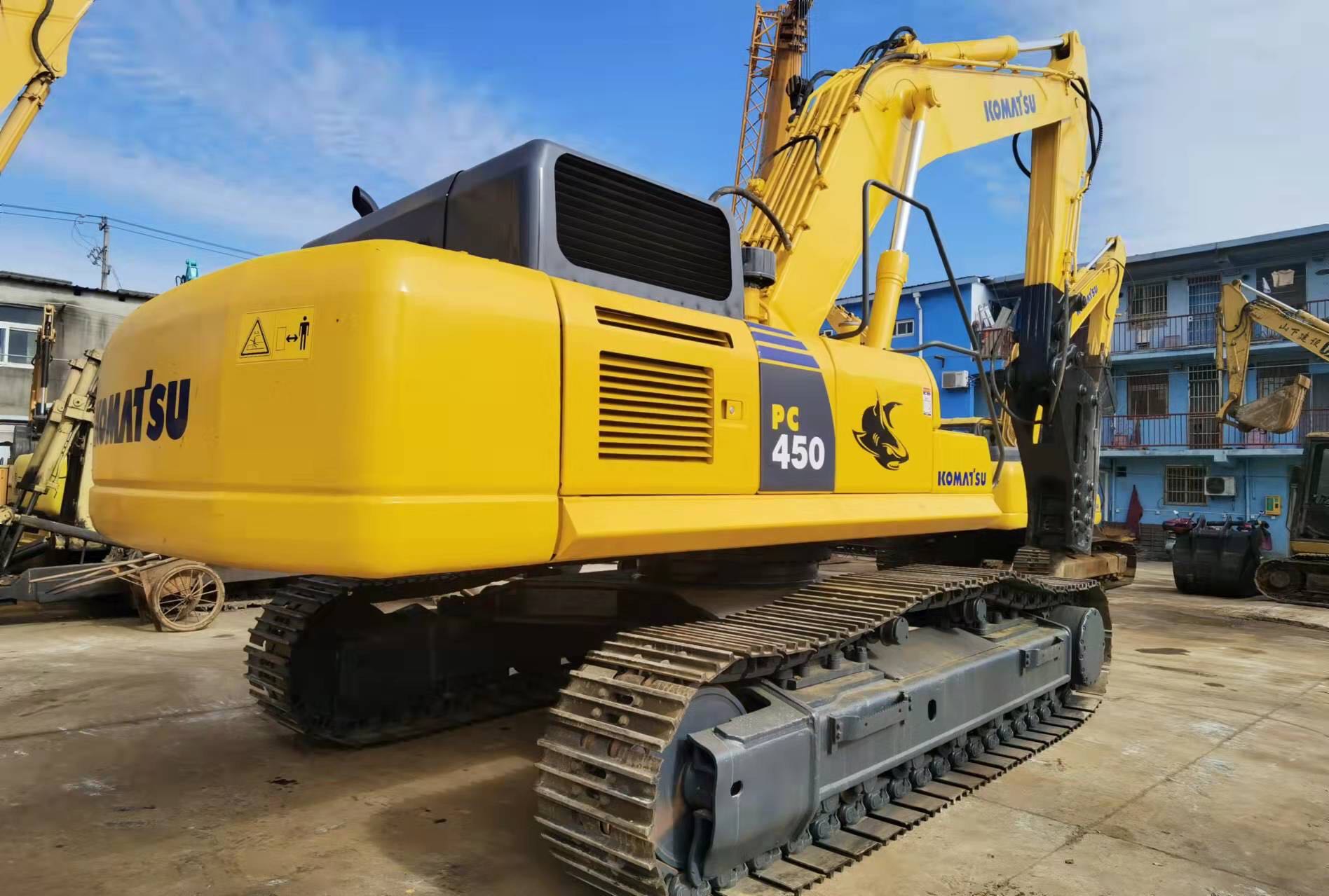 Komatsu PC450-8 Excavator